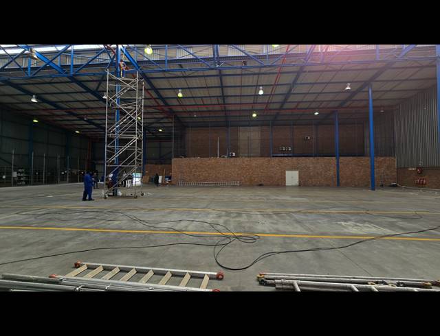 2,594M² WAREHOUSE TO LET IN SPARTAN